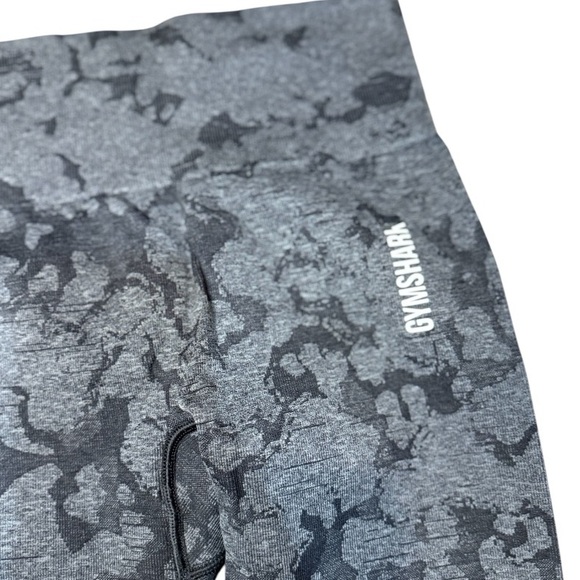Gymshark adaptive camo leggings XS - Picture 3 of 6